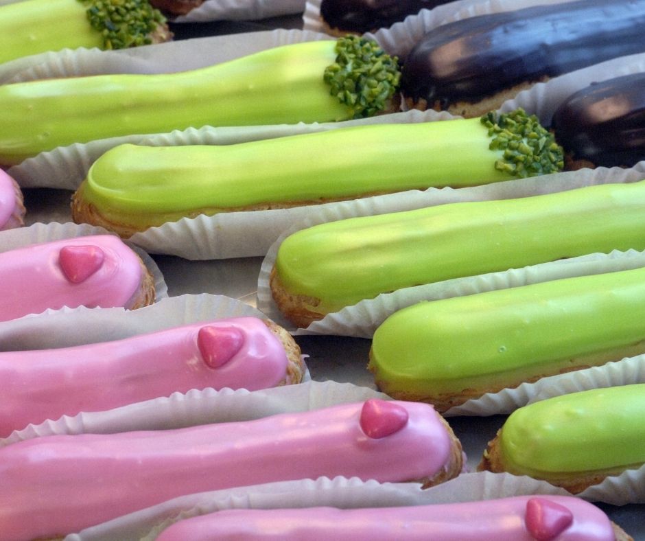 Eclair pastry in Paris