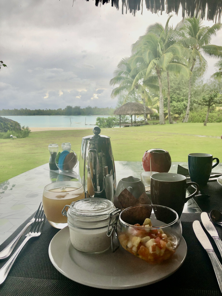 Breakfast in paradise, Bora Bora