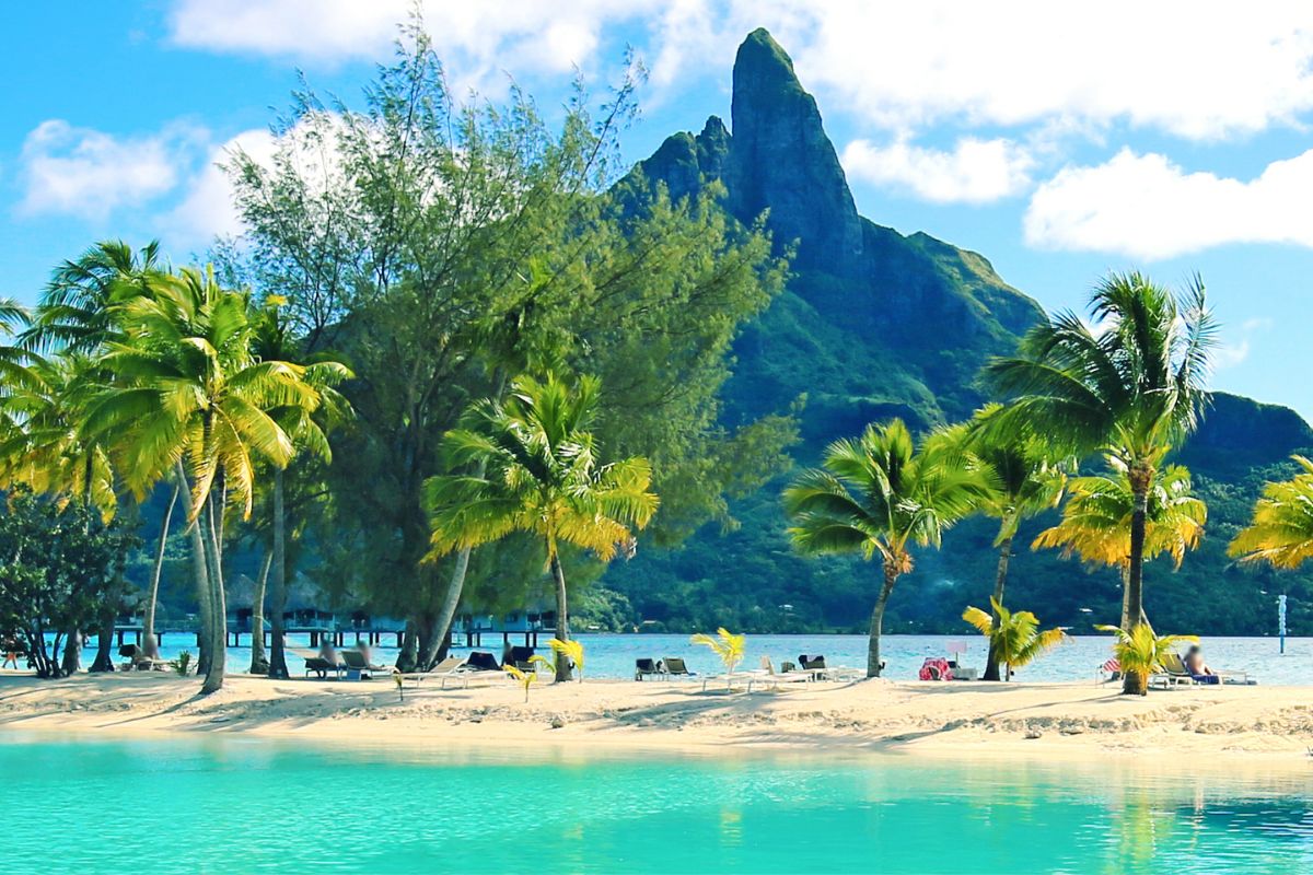 Relaxing during the best time to visit Tahiti